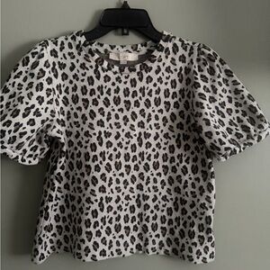 LOFT Cheetah Print Short sleeve sweater with puffy sleeves size Medium